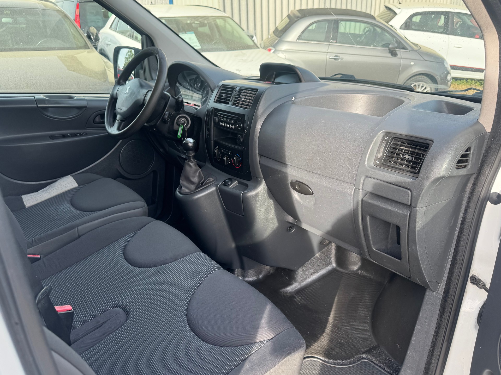 PEUGEOT Expert 2.0 HDi 229 L2H1-image-5