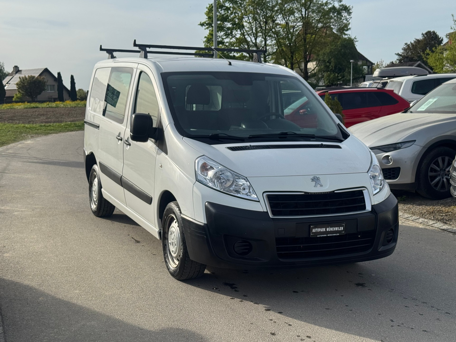 PEUGEOT Expert 2.0 HDi 229 L2H1-image-1
