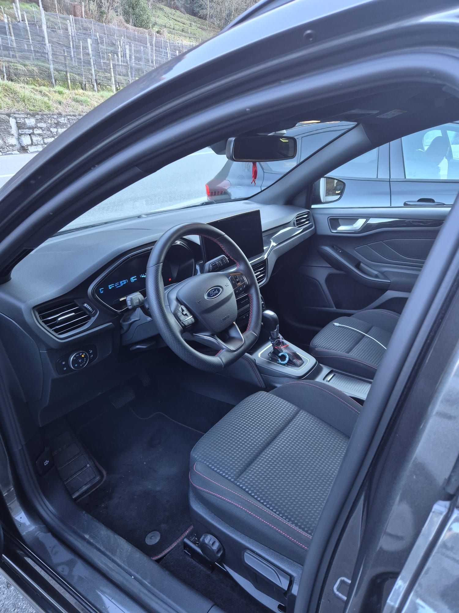 FORD Focus 1.0 MHEV ST-Line X Automat-image-6