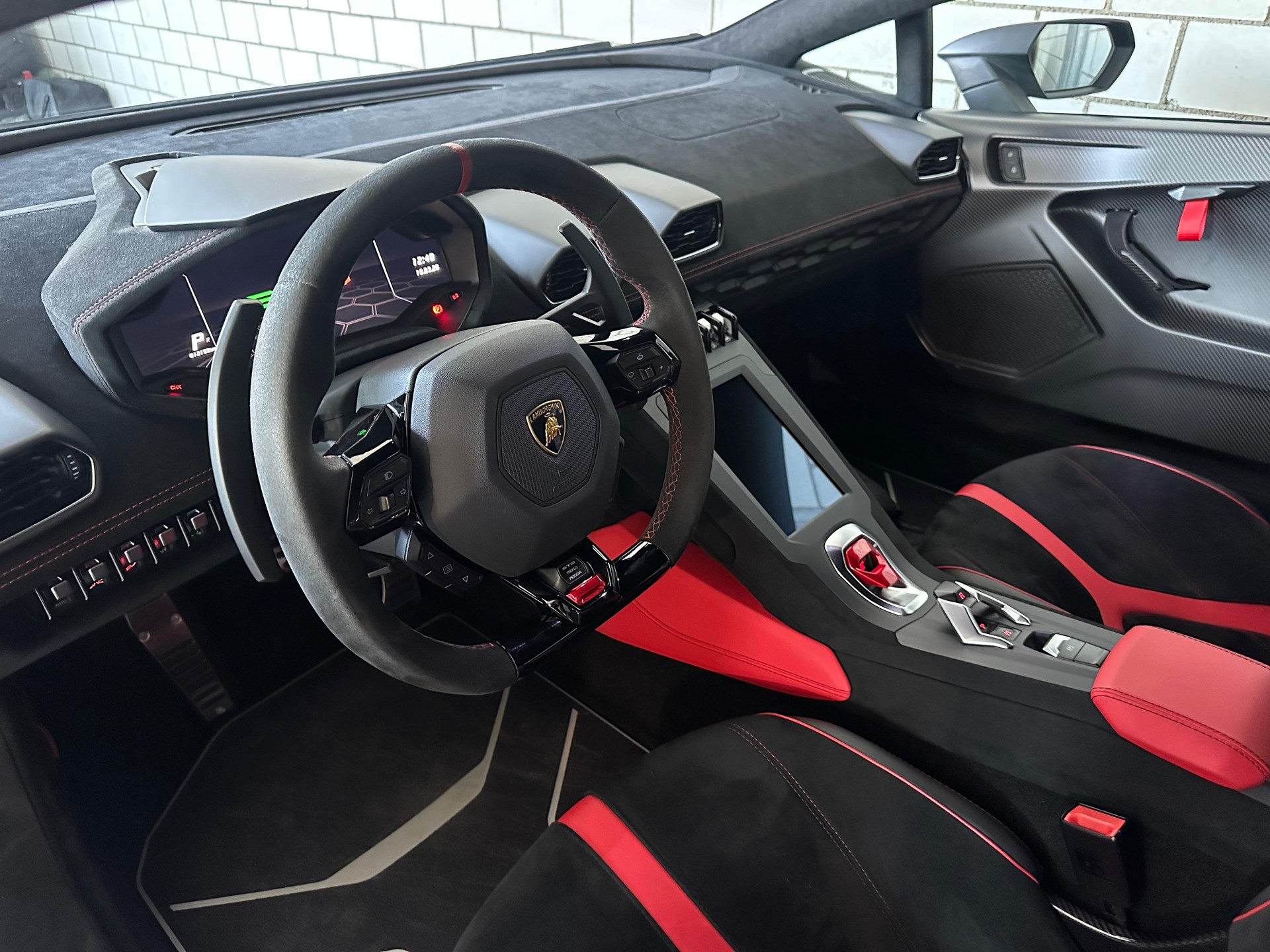 LAMBORGHINI Huracan STO Coupé DCT RWD (viel Carbon)-image-7