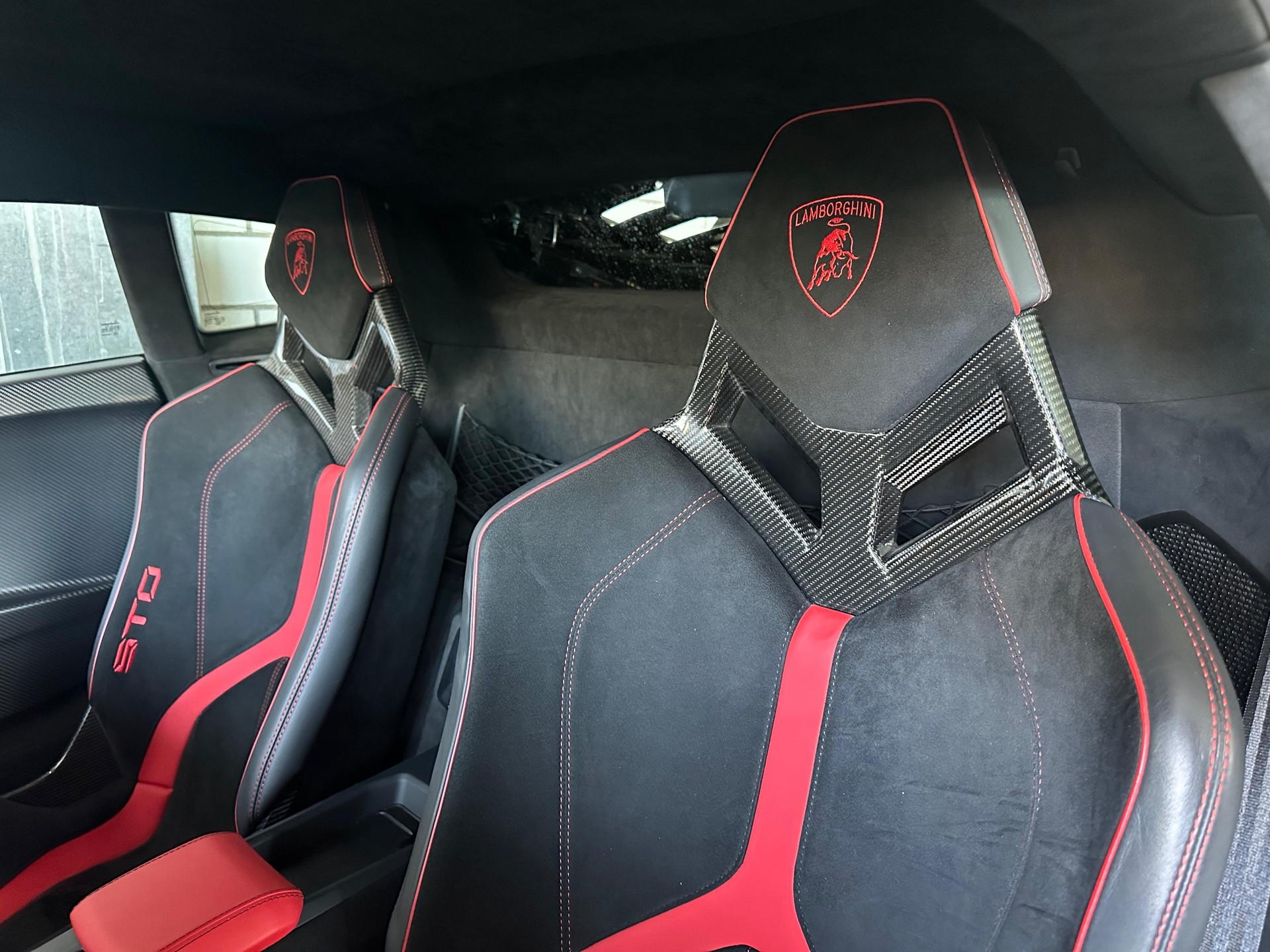 LAMBORGHINI Huracan STO Coupé DCT RWD (viel Carbon)-image-9
