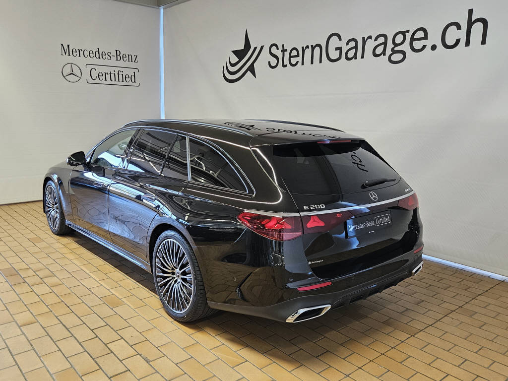 MERCEDES-BENZ E 200 4Matic AMG Line Kombi-image-2