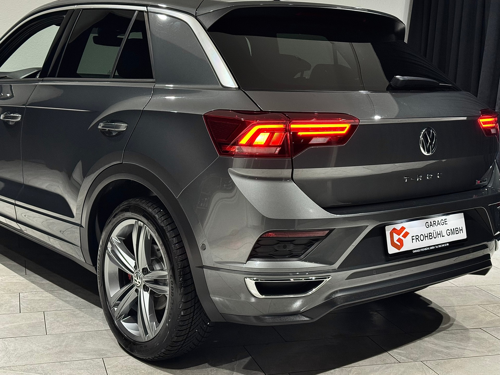 VW T-Roc 2.0 TSI R-Line Sport DSG 4Motion | 1.Hand | CH |-image-15