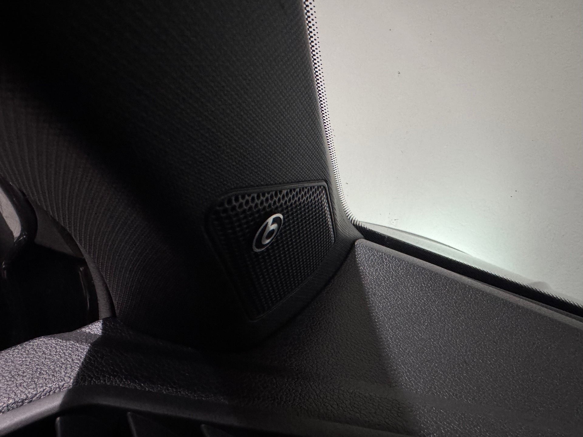 VW T-Roc 2.0 TSI R-Line Sport DSG 4Motion | 1.Hand | CH |-image-22