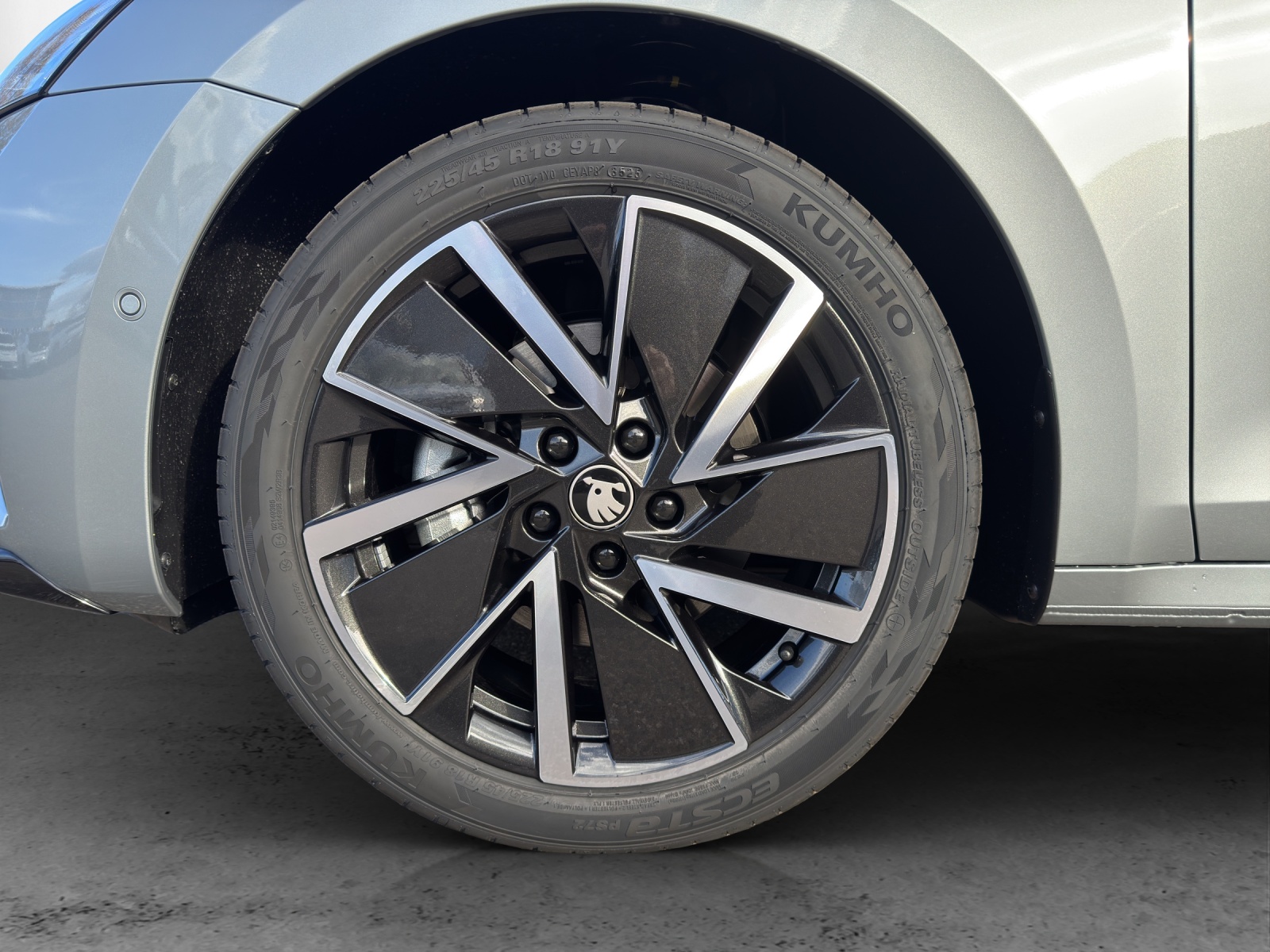 SKODA Octavia Combi 2.0 TSI DSG Dynamic 4x4-image-12