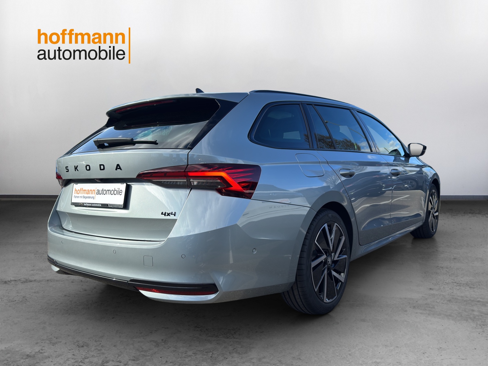 SKODA Octavia Combi 2.0 TSI DSG Dynamic 4x4-image-3