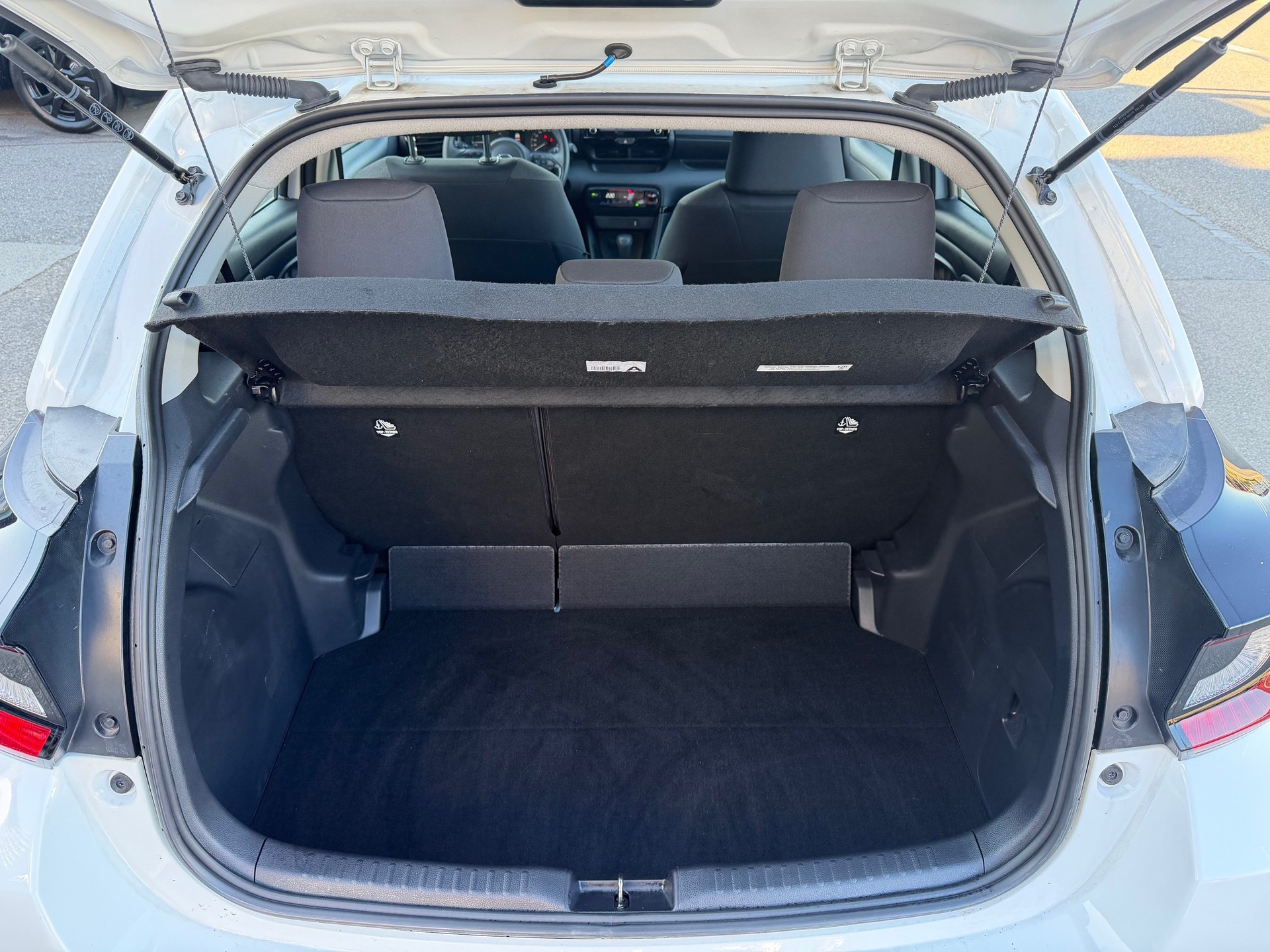 MAZDA 2 Hybrid Pure-image-10