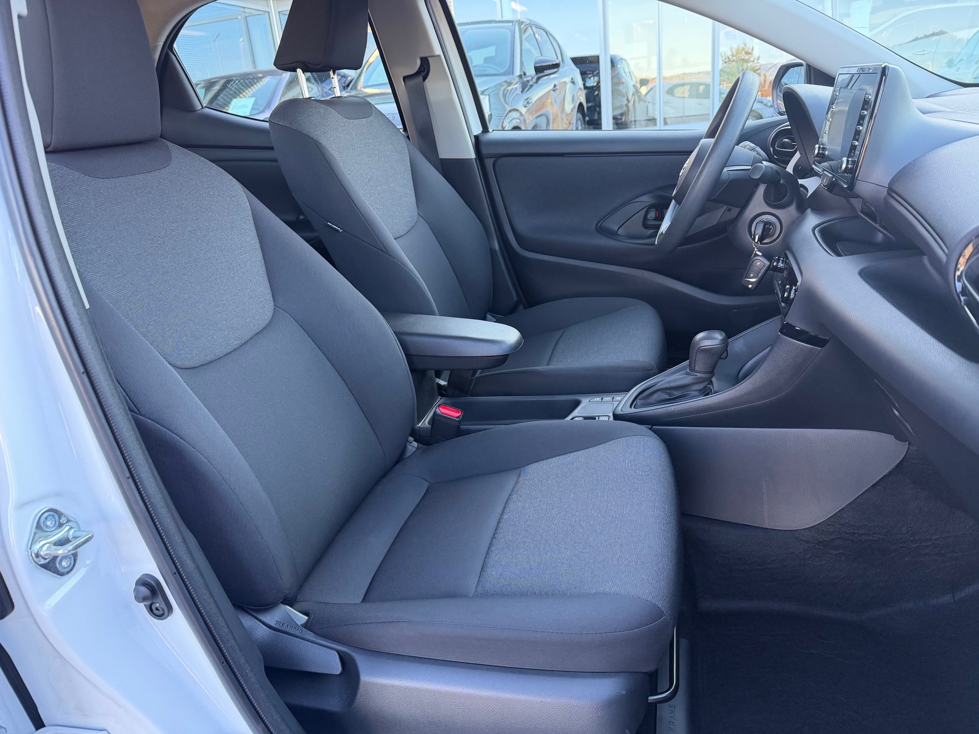 MAZDA 2 Hybrid Pure-image-7