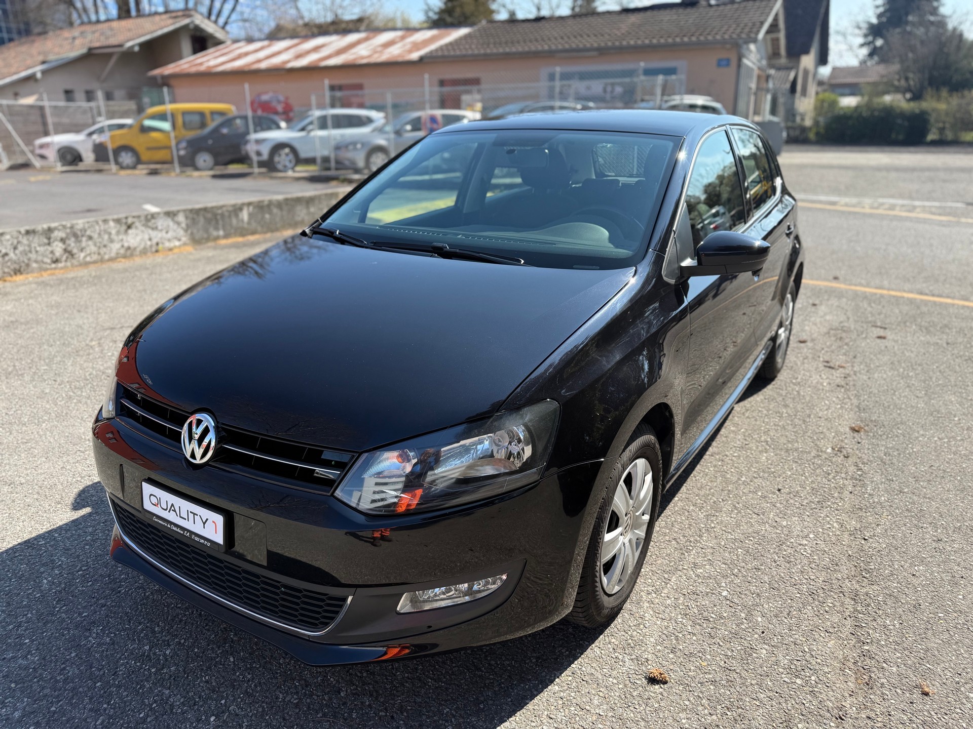 VW Polo 1.2 12V Trendline ( Visite du jour-Garantie-Service à jour )-image-0