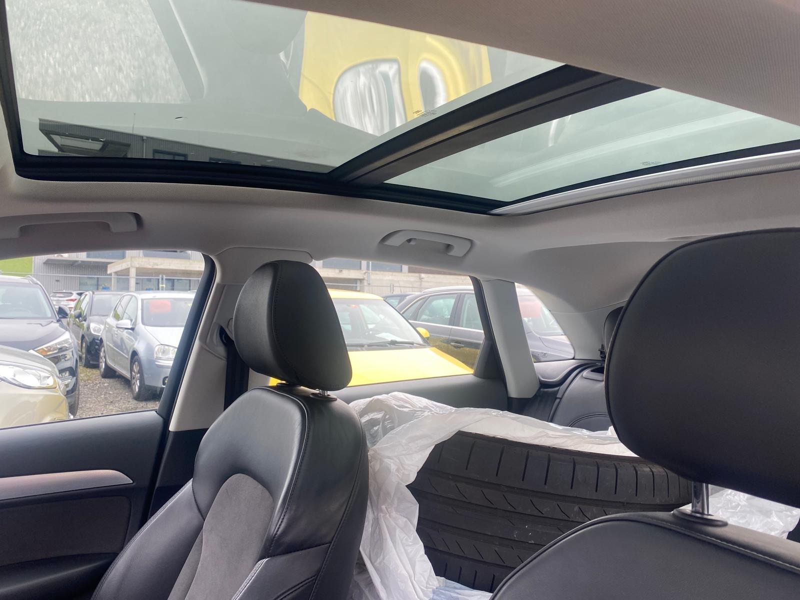 AUDI Q3 2.0 TFSI sport quattro S-tronic-image-10