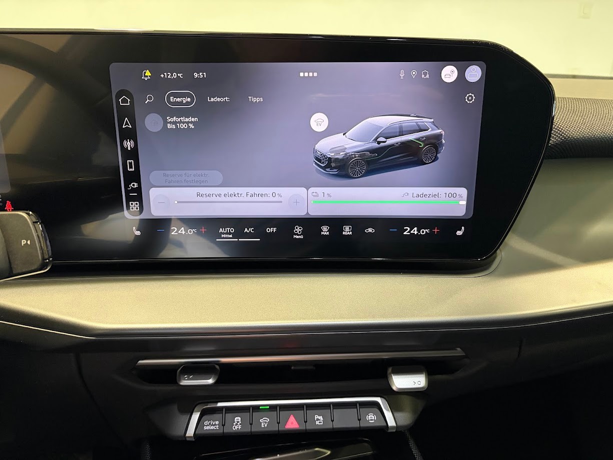 AUDI Q3 SUV e-hybrid 200 kW S tronig-image-8