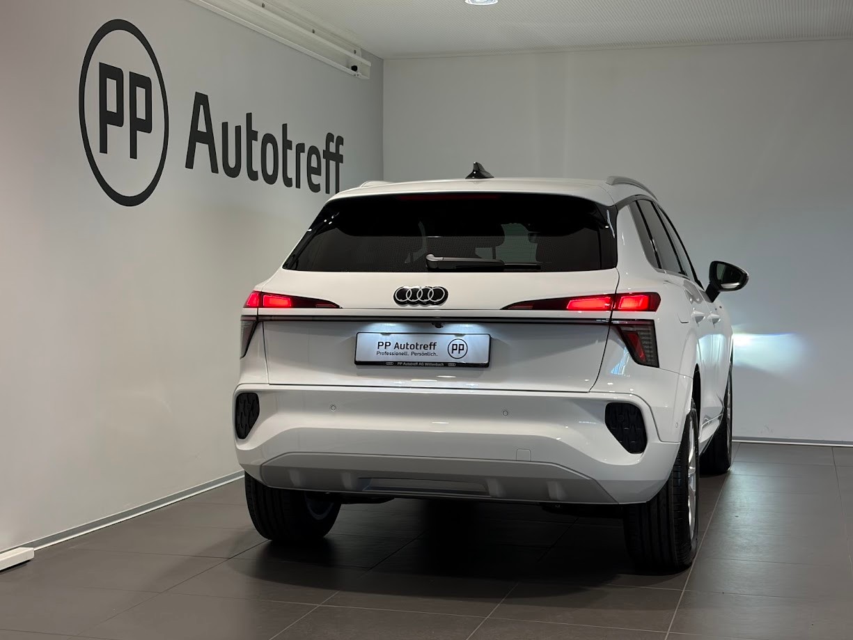 AUDI Q3 SUV e-hybrid 200 kW S tronig-image-12