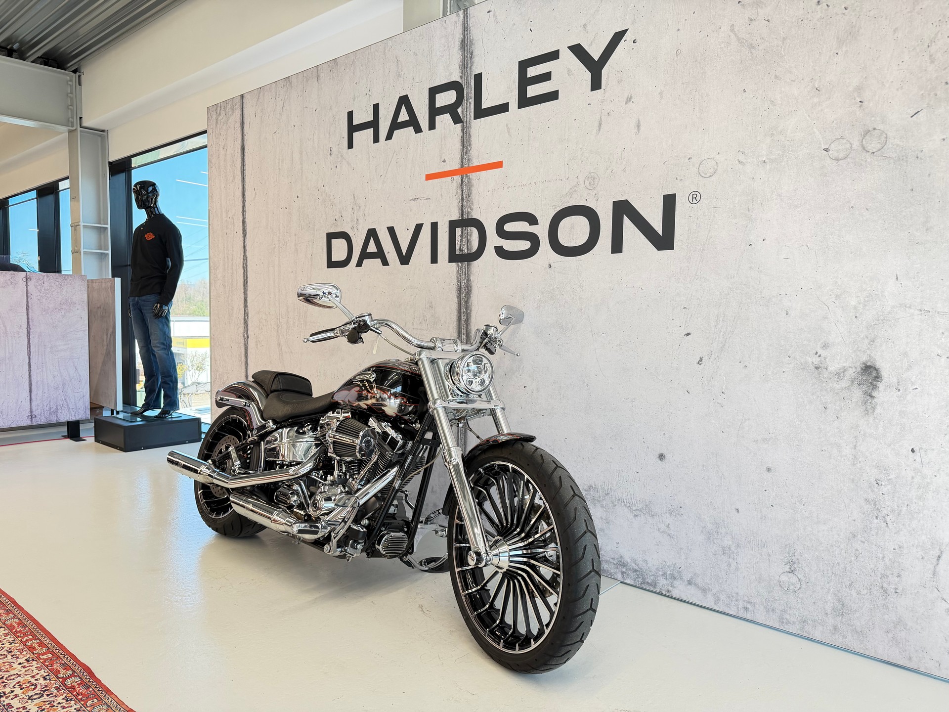 HARLEY-DAVIDSON FXSBSE Softail Breakout ABS CVO-showroom-element-1