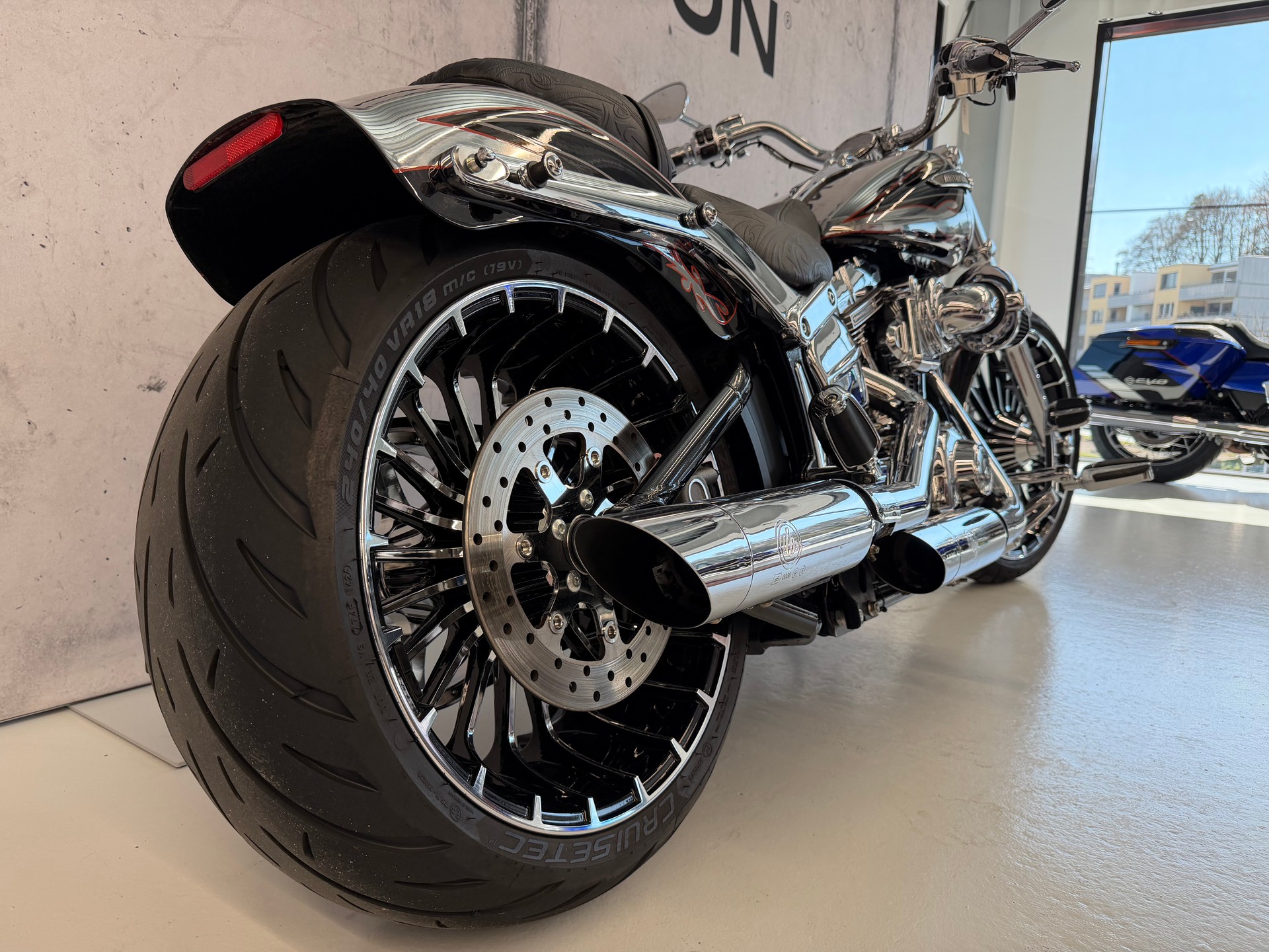 HARLEY-DAVIDSON FXSBSE Softail Breakout ABS CVO-image-7