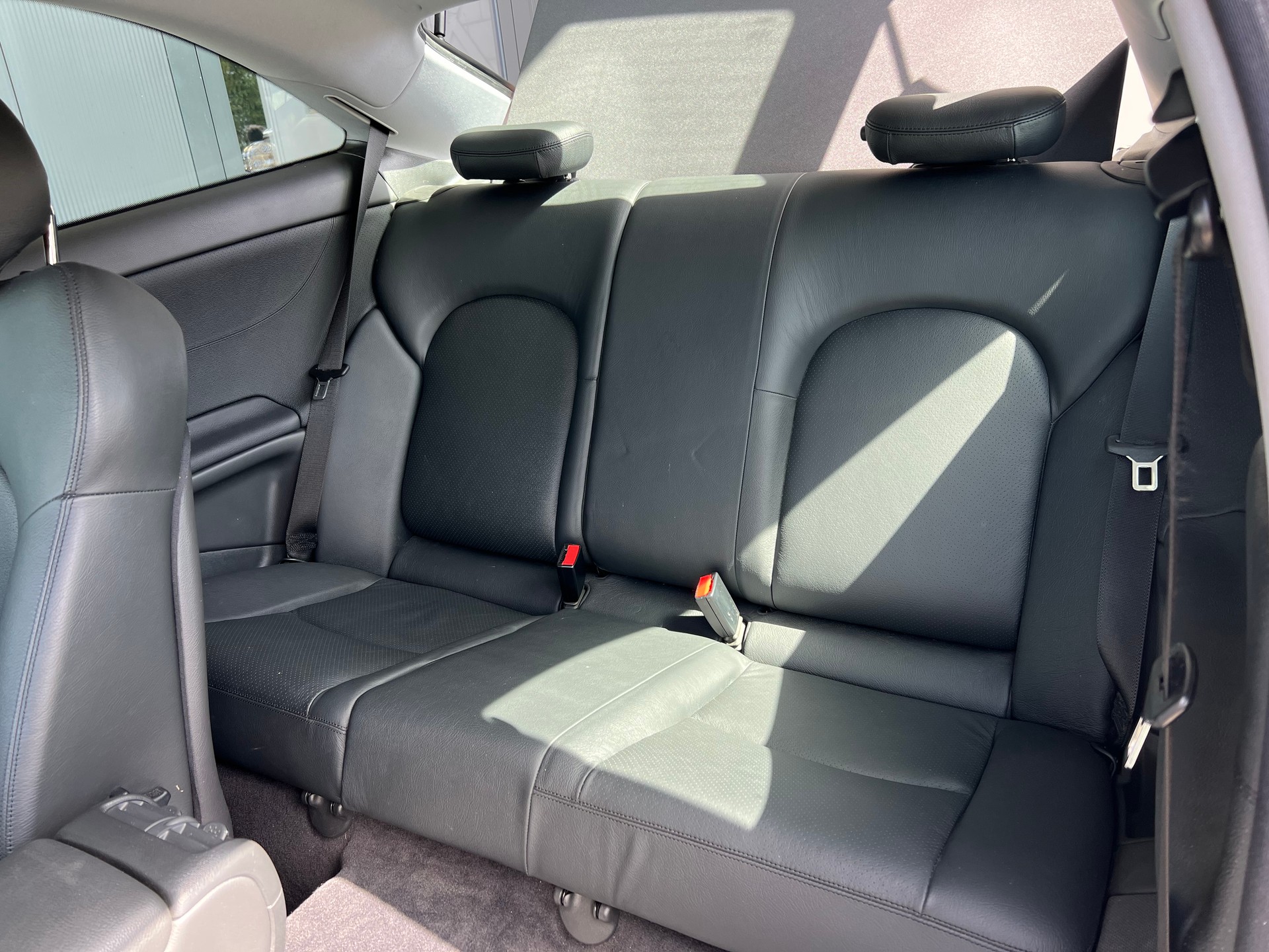 MERCEDES-BENZ C 180-image-8