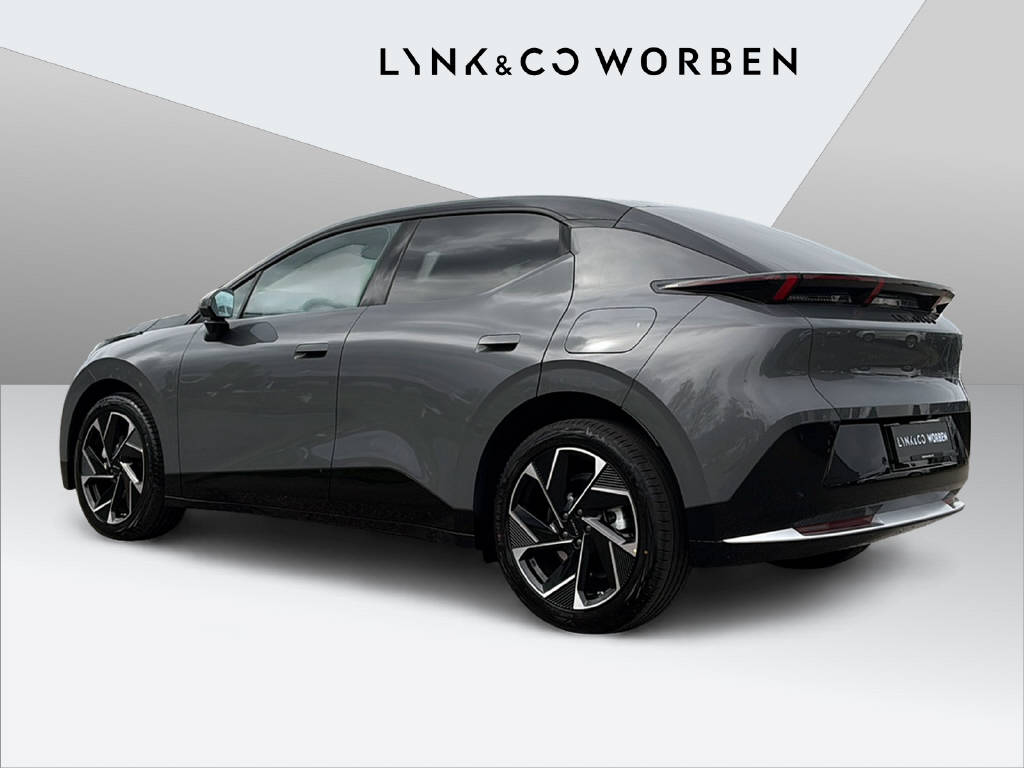 LYNK & CO 02-showroom-element-1