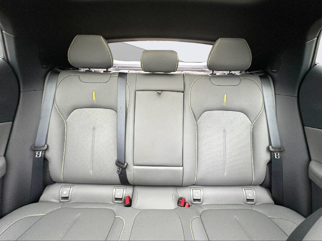 LYNK & CO 02-image-18