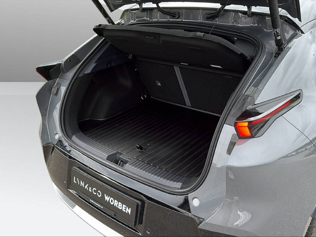 LYNK & CO 02-image-25