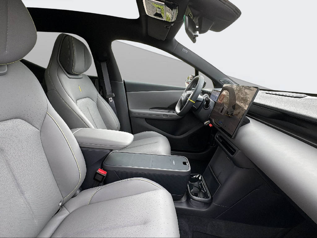 LYNK & CO 02-image-17