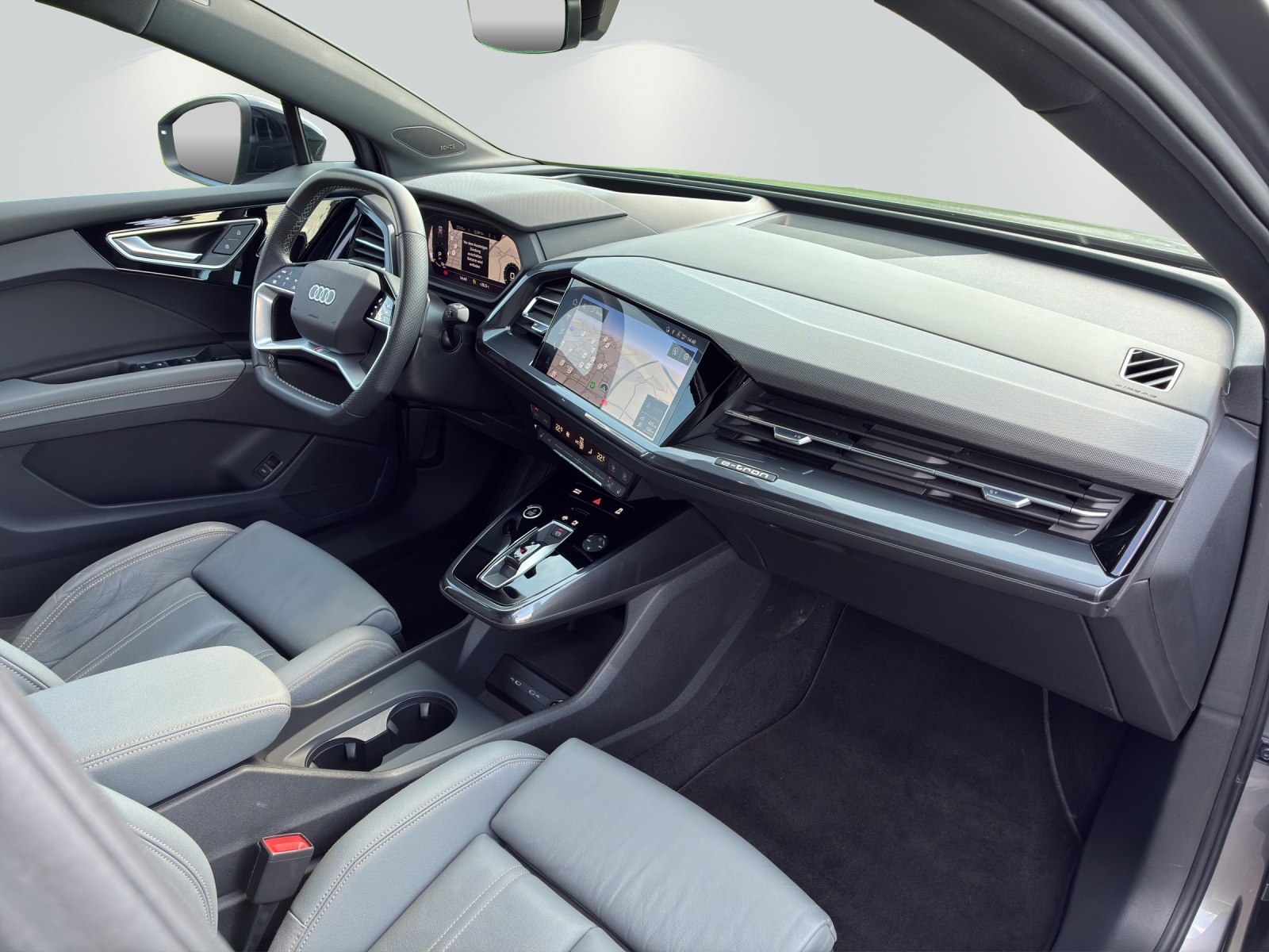 AUDI Q4 e-tron 50 quattro-image-7