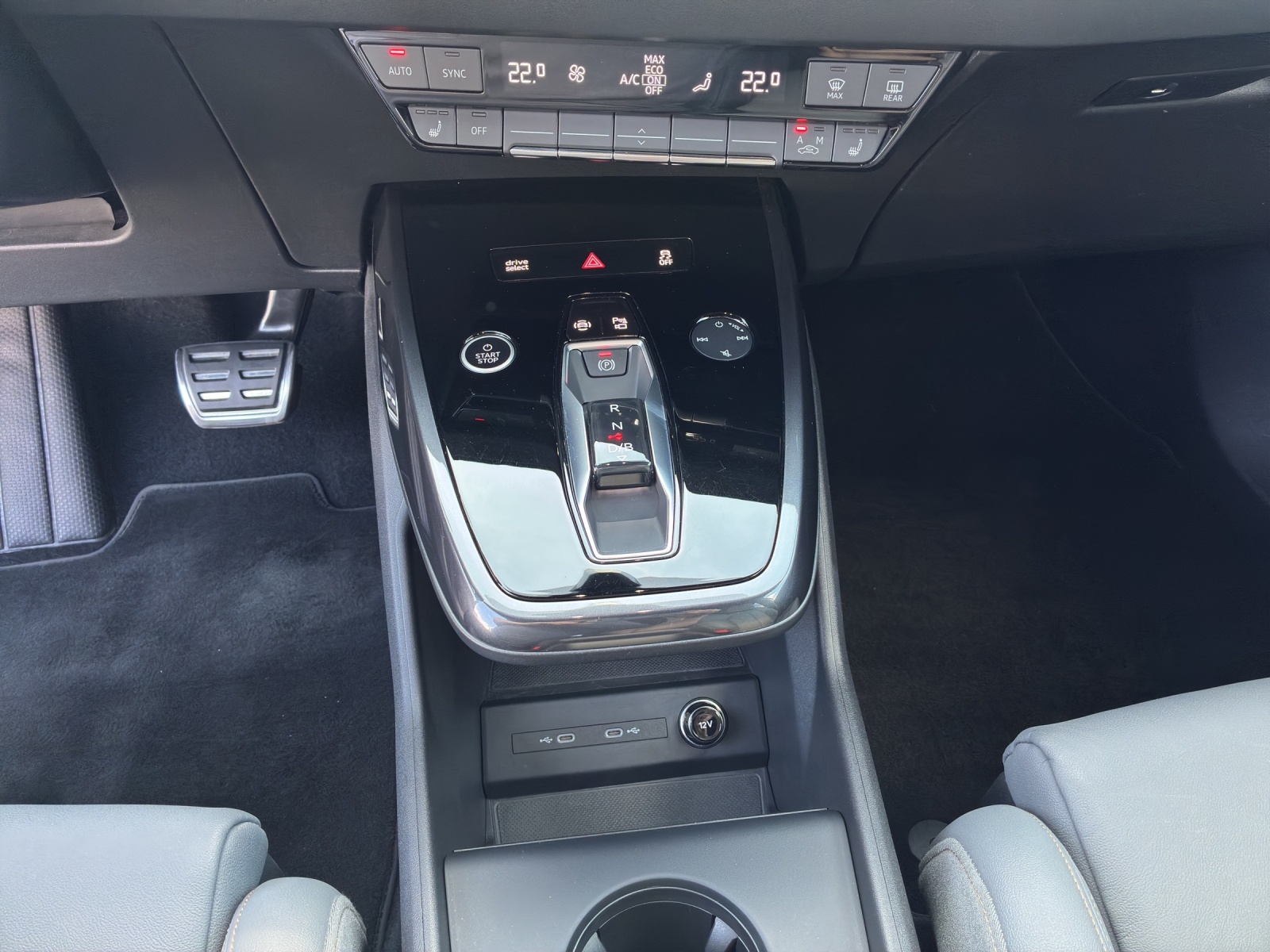 AUDI Q4 e-tron 50 quattro-image-15