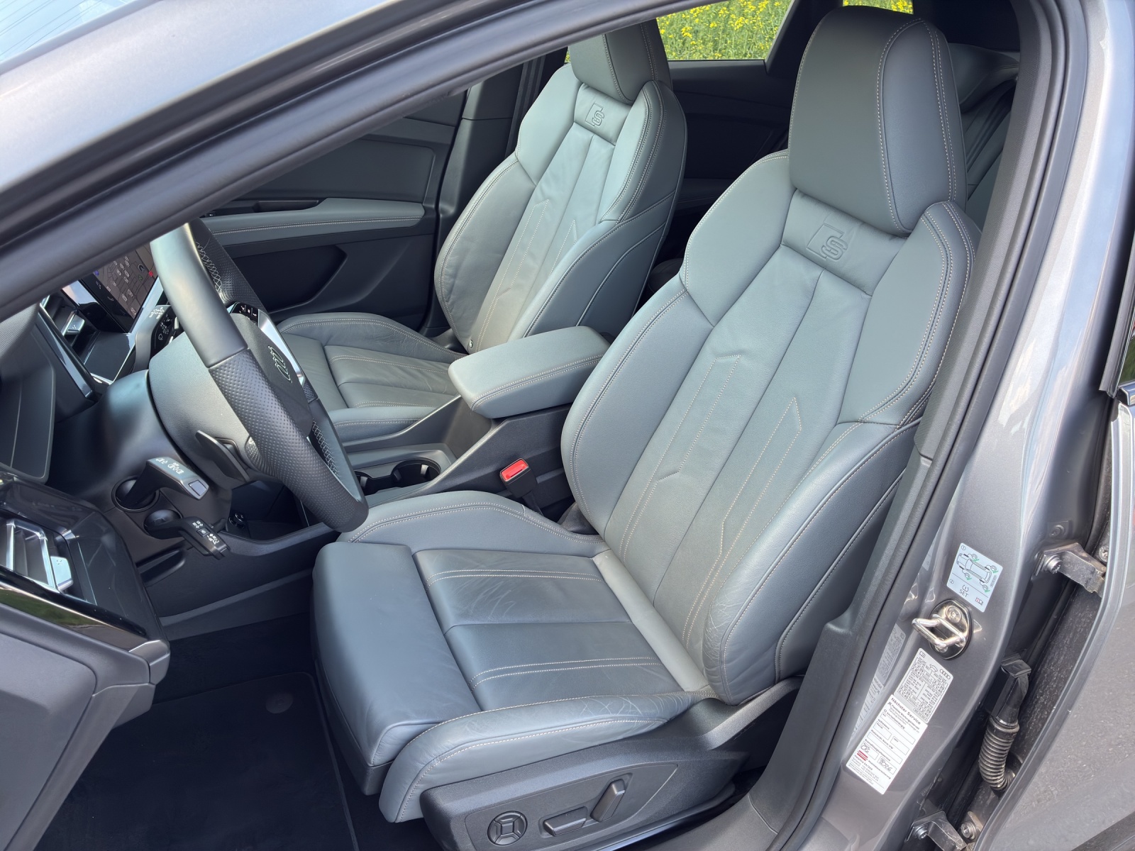 AUDI Q4 e-tron 50 quattro-image-11