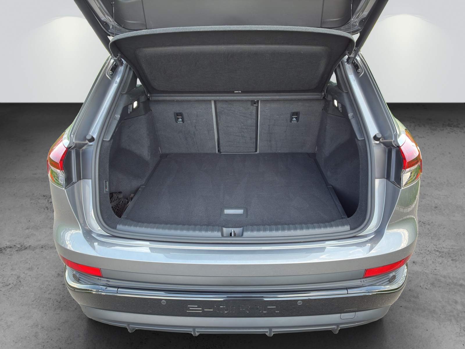AUDI Q4 e-tron 50 quattro-image-9