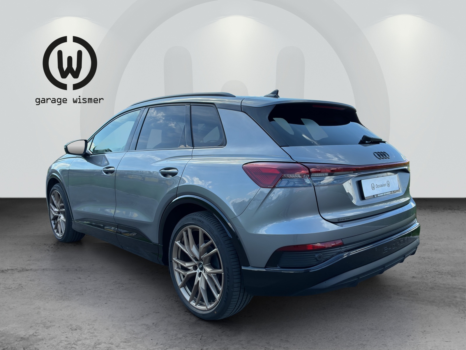 AUDI Q4 e-tron 50 quattro-image-2