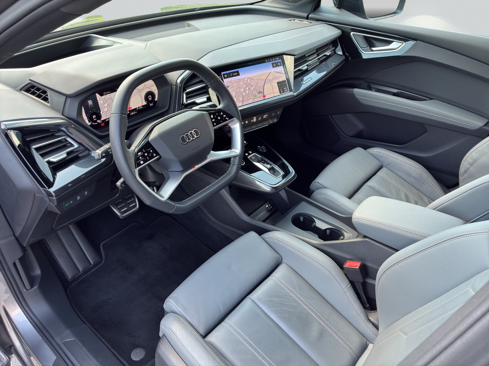 AUDI Q4 e-tron 50 quattro-image-4