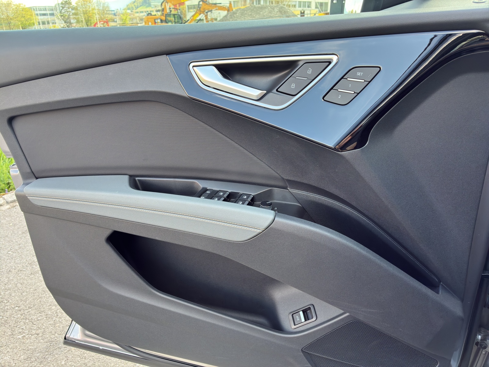 AUDI Q4 e-tron 50 quattro-image-16