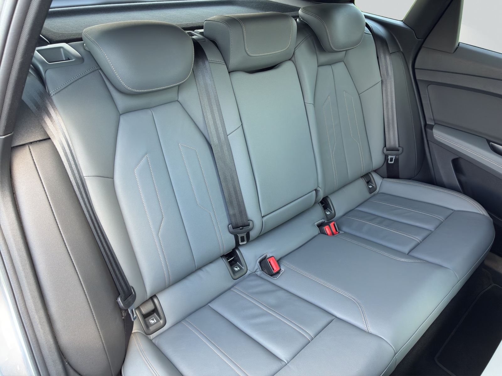 AUDI Q4 e-tron 50 quattro-image-8