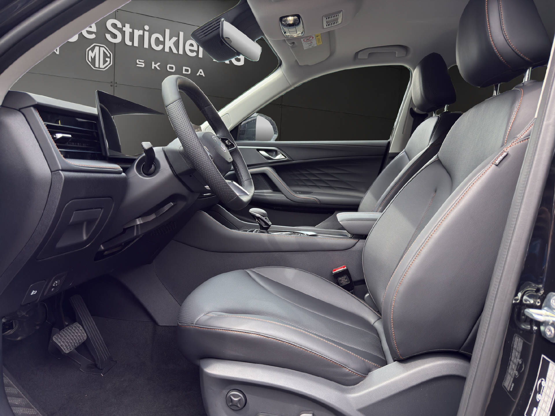MG HS 1.5 Hybrid Luxury-image-9