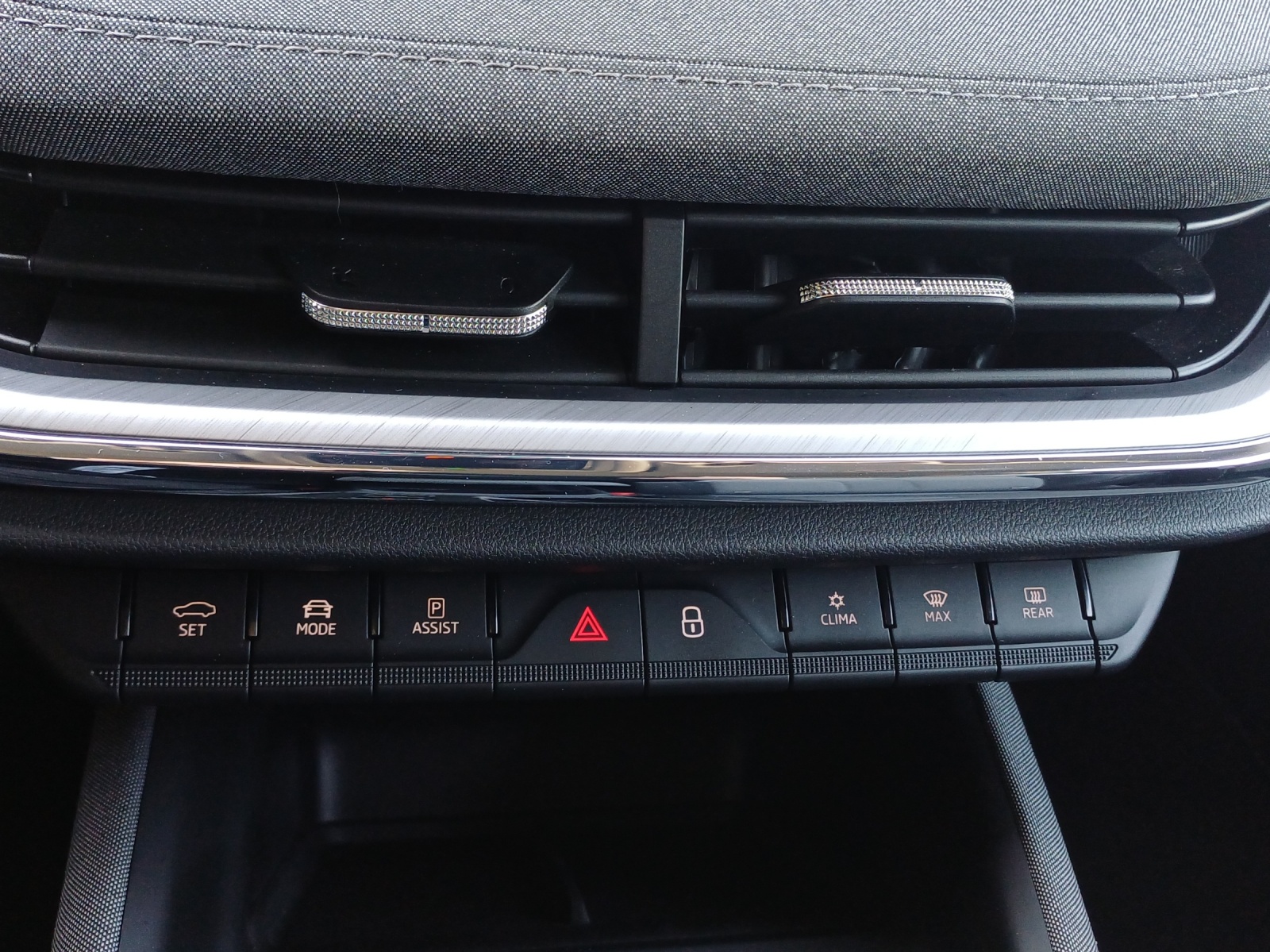 SKODA Enyaq iV 80-image-16