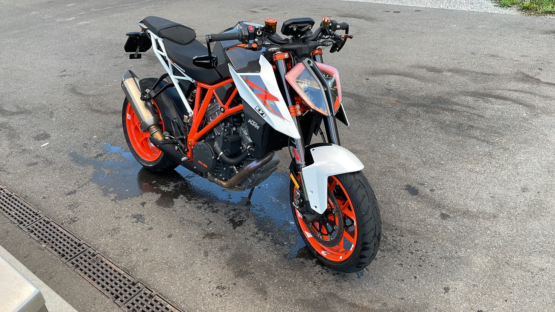 KTM 1290 Super Duke R-image-2