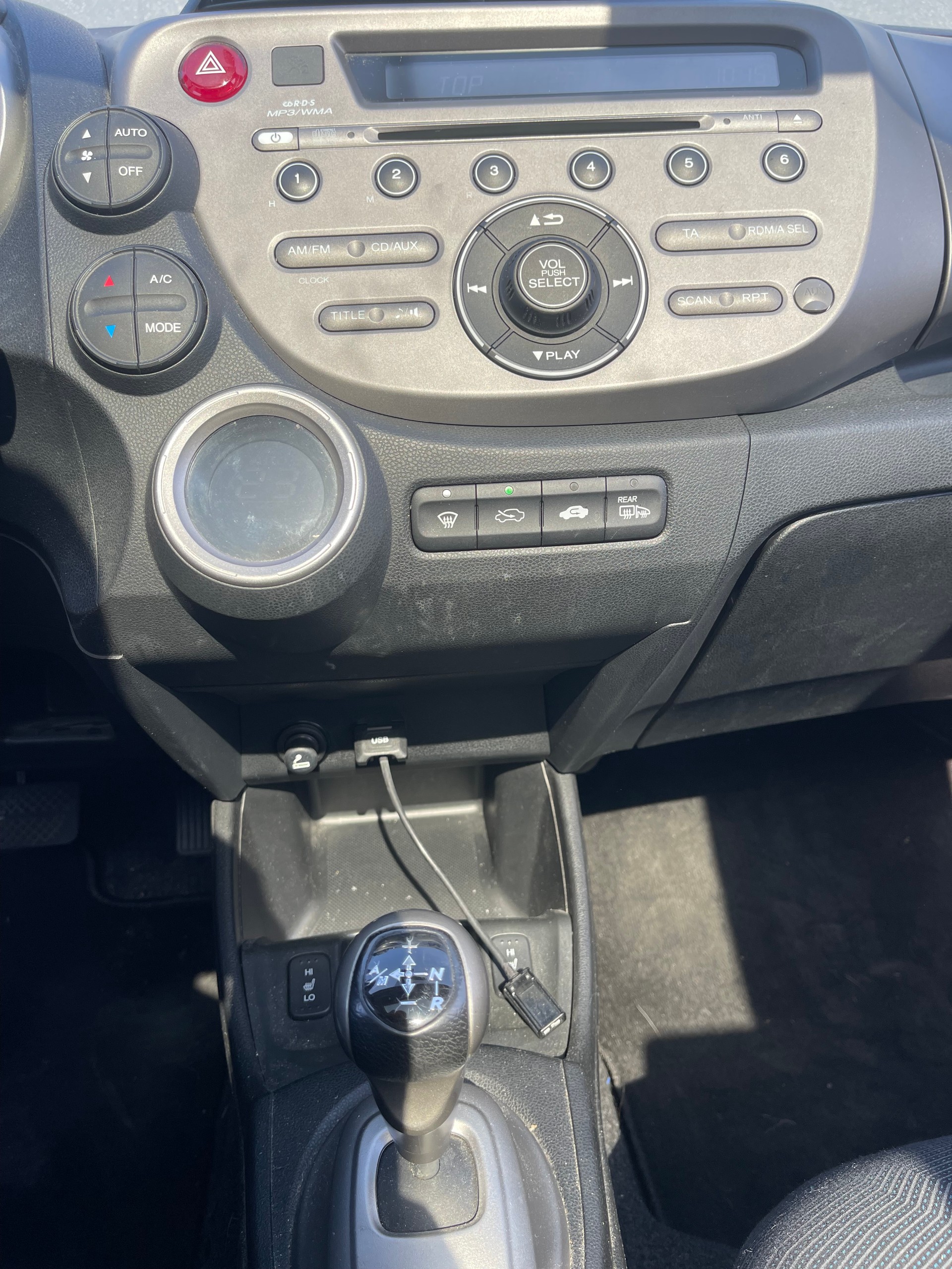 HONDA Jazz 1.4i Elegance i-Shift-image-7