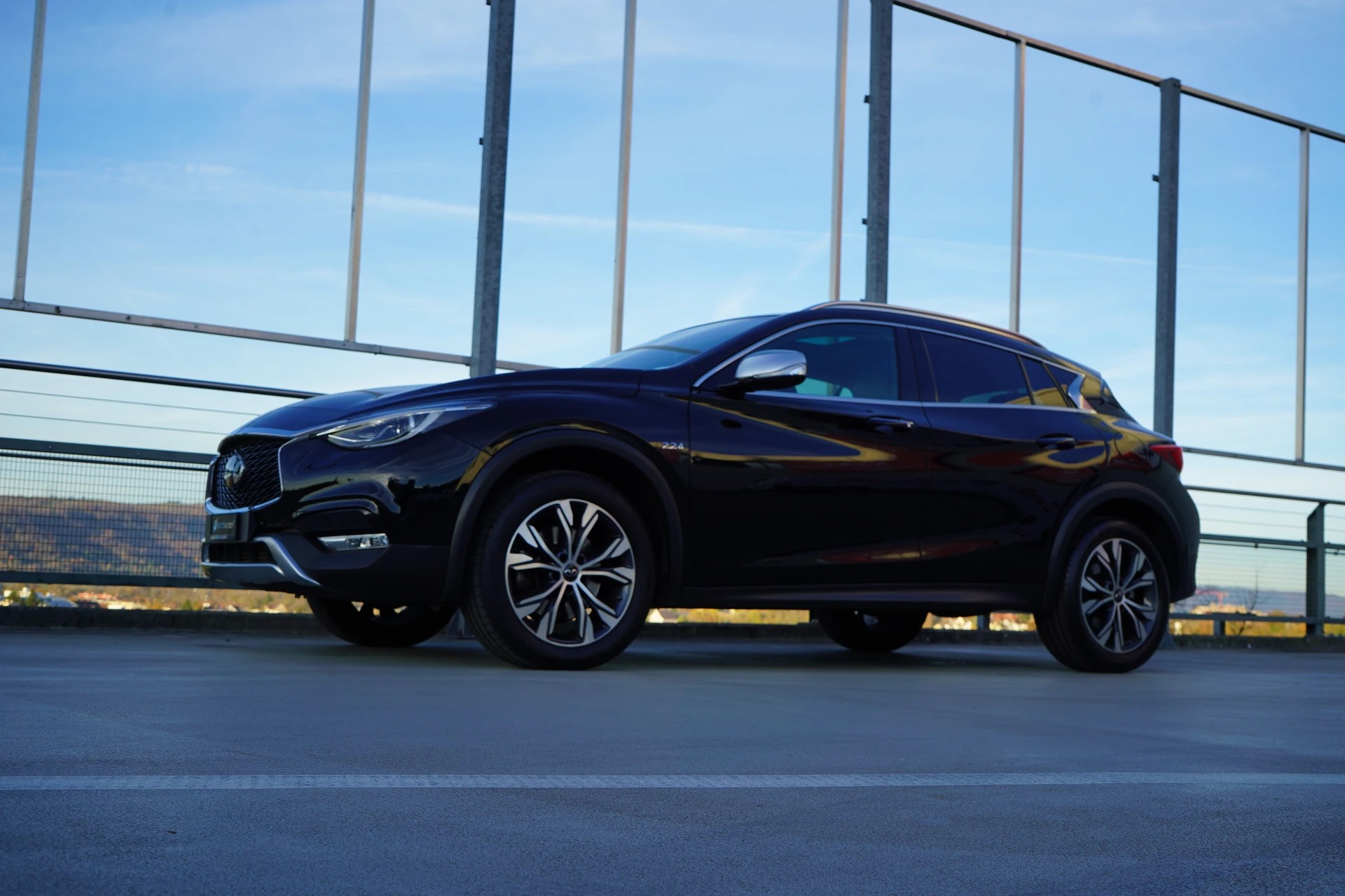 INFINITI Q30 2.2d PREMIUM CITY BLACK AWD DCT l 170 PS-image-10
