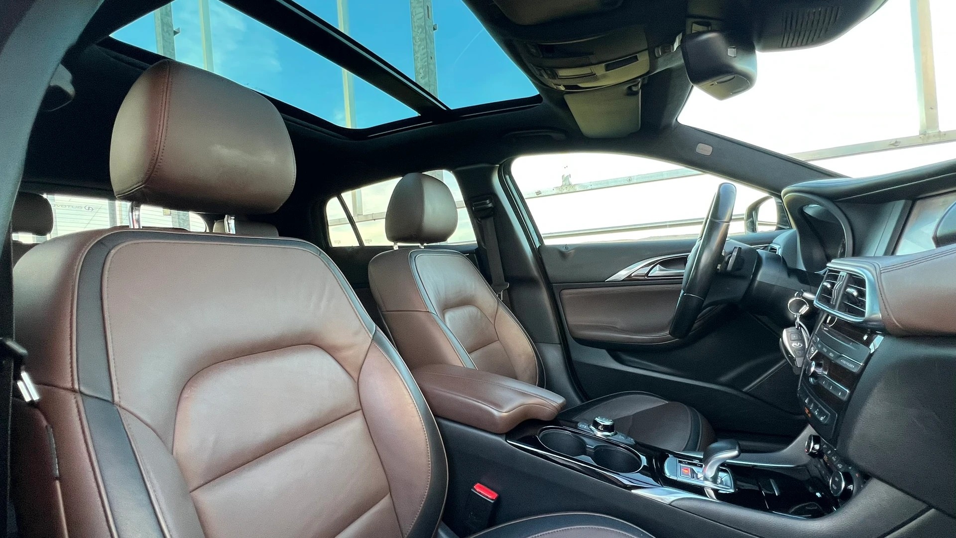 INFINITI Q30 2.2d PREMIUM CITY BLACK AWD DCT l 170 PS-image-24