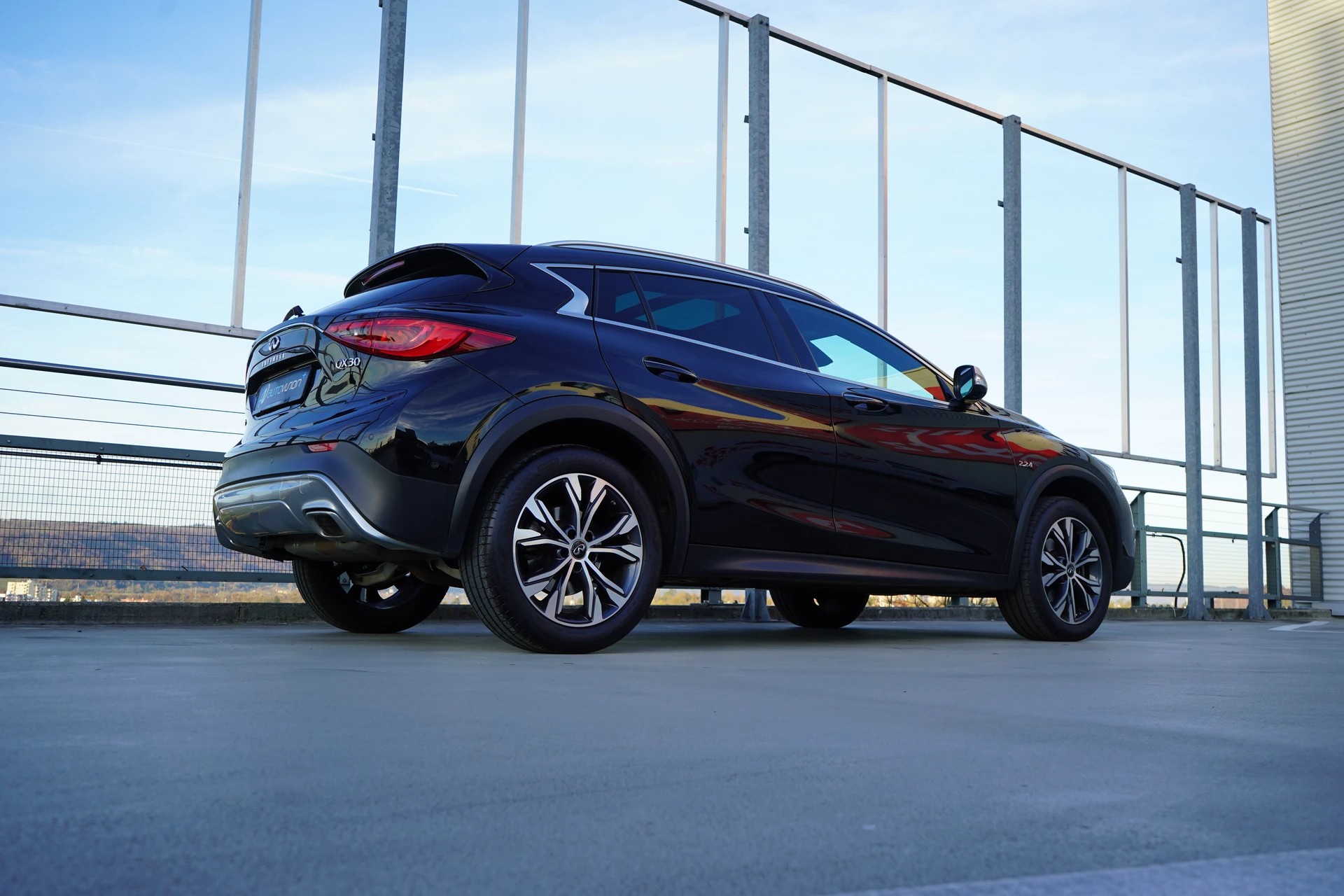 INFINITI Q30 2.2d PREMIUM CITY BLACK AWD DCT l 170 PS-image-7