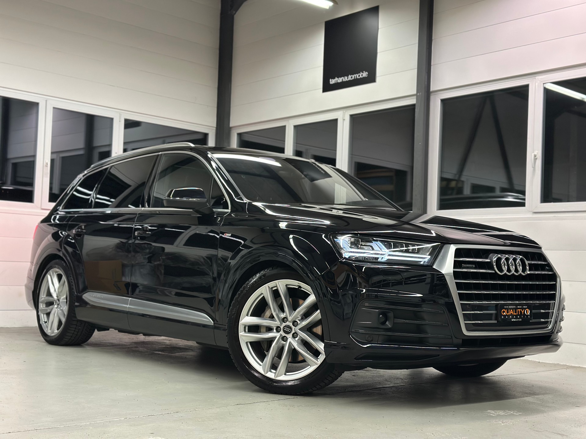 AUDI Q7 3.0 TDI quattro tiptronic S-LINE / 7-Sitzer