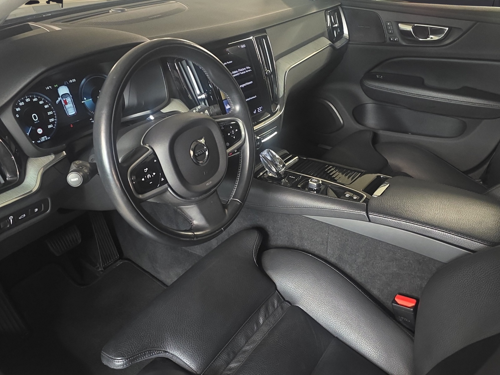 VOLVO V60 T6 eAWD Twin Engine Inscription Geartronic-image-9