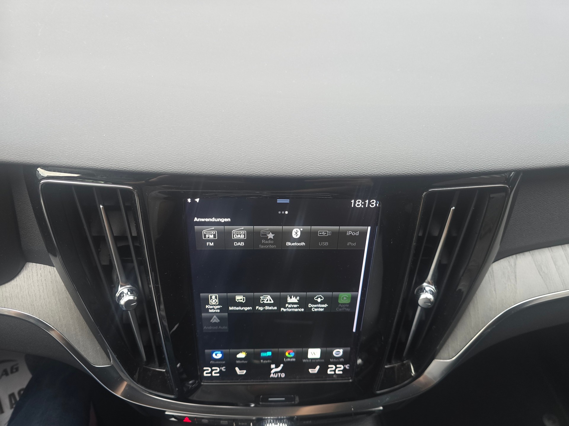 VOLVO V60 T6 eAWD Twin Engine Inscription Geartronic-image-15