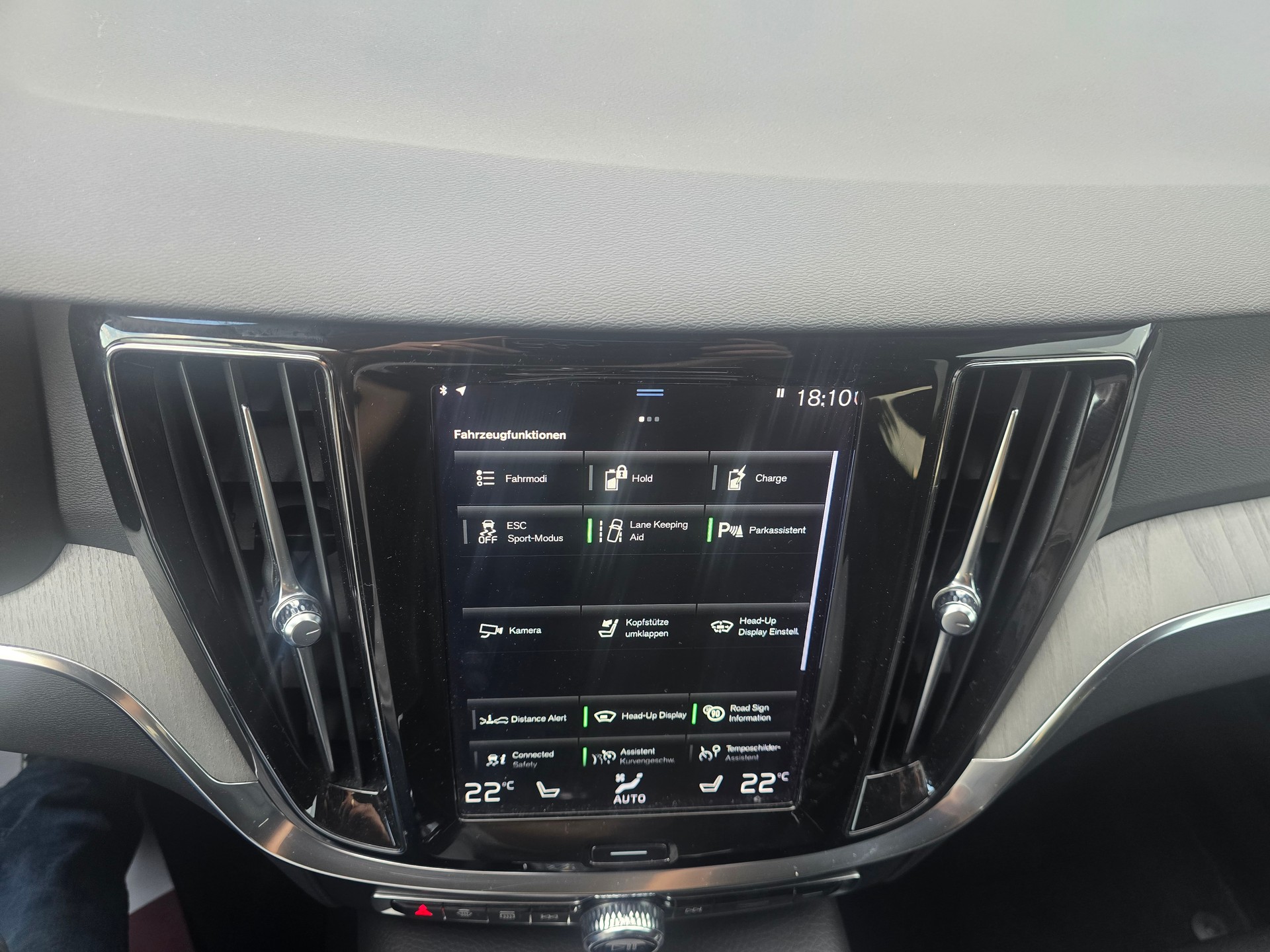 VOLVO V60 T6 eAWD Twin Engine Inscription Geartronic-image-14