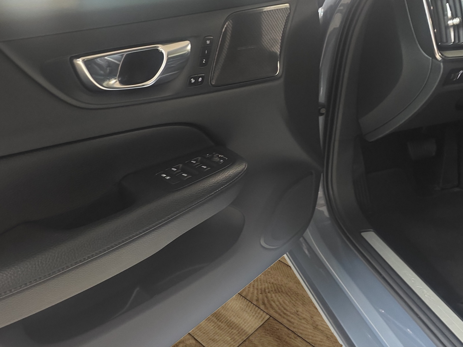 VOLVO V60 T6 eAWD Twin Engine Inscription Geartronic-image-19