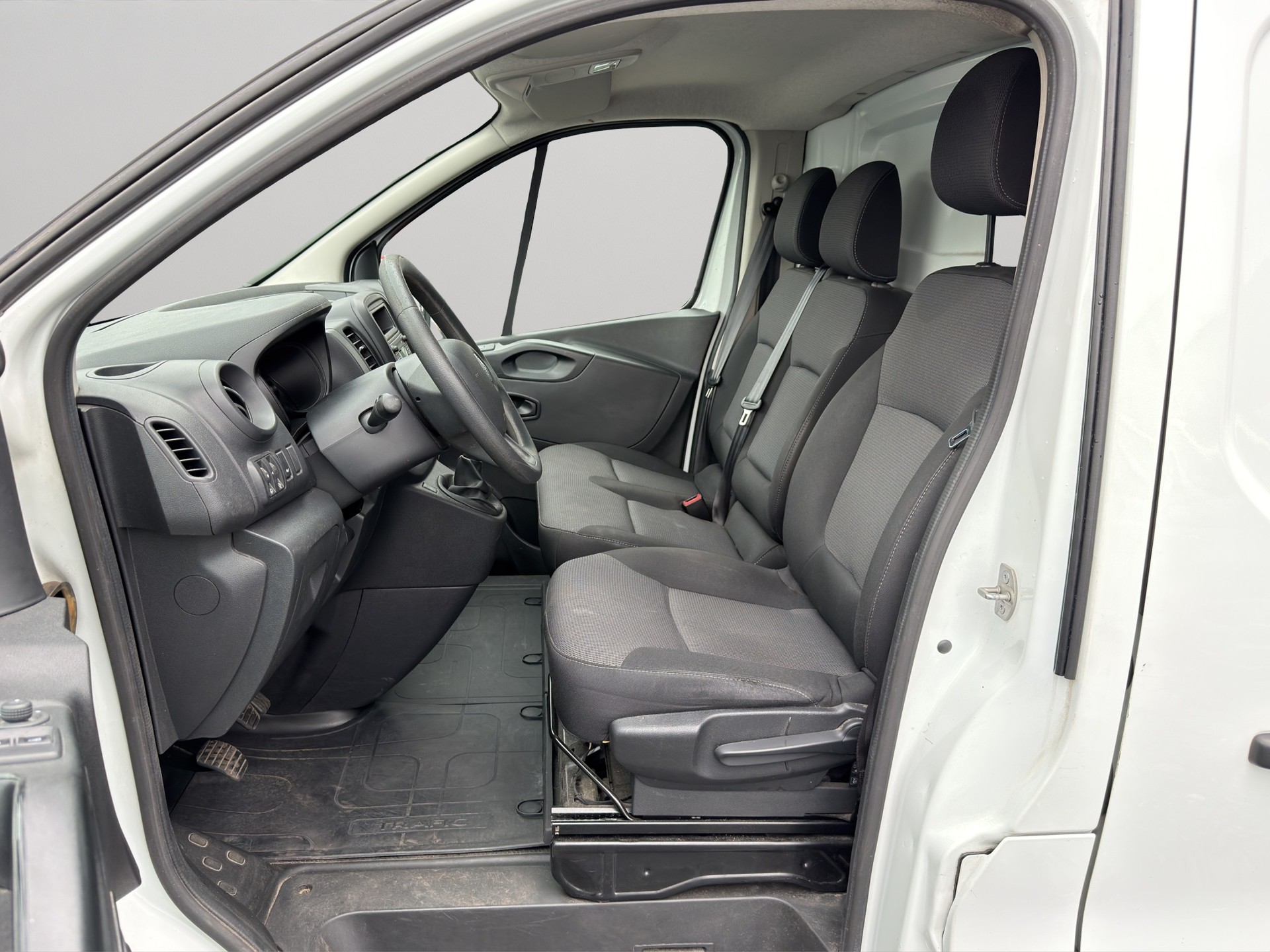 RENAULT Trafic 1.6 ENERGY dCi 95 3.0t Business L1H1-image-7