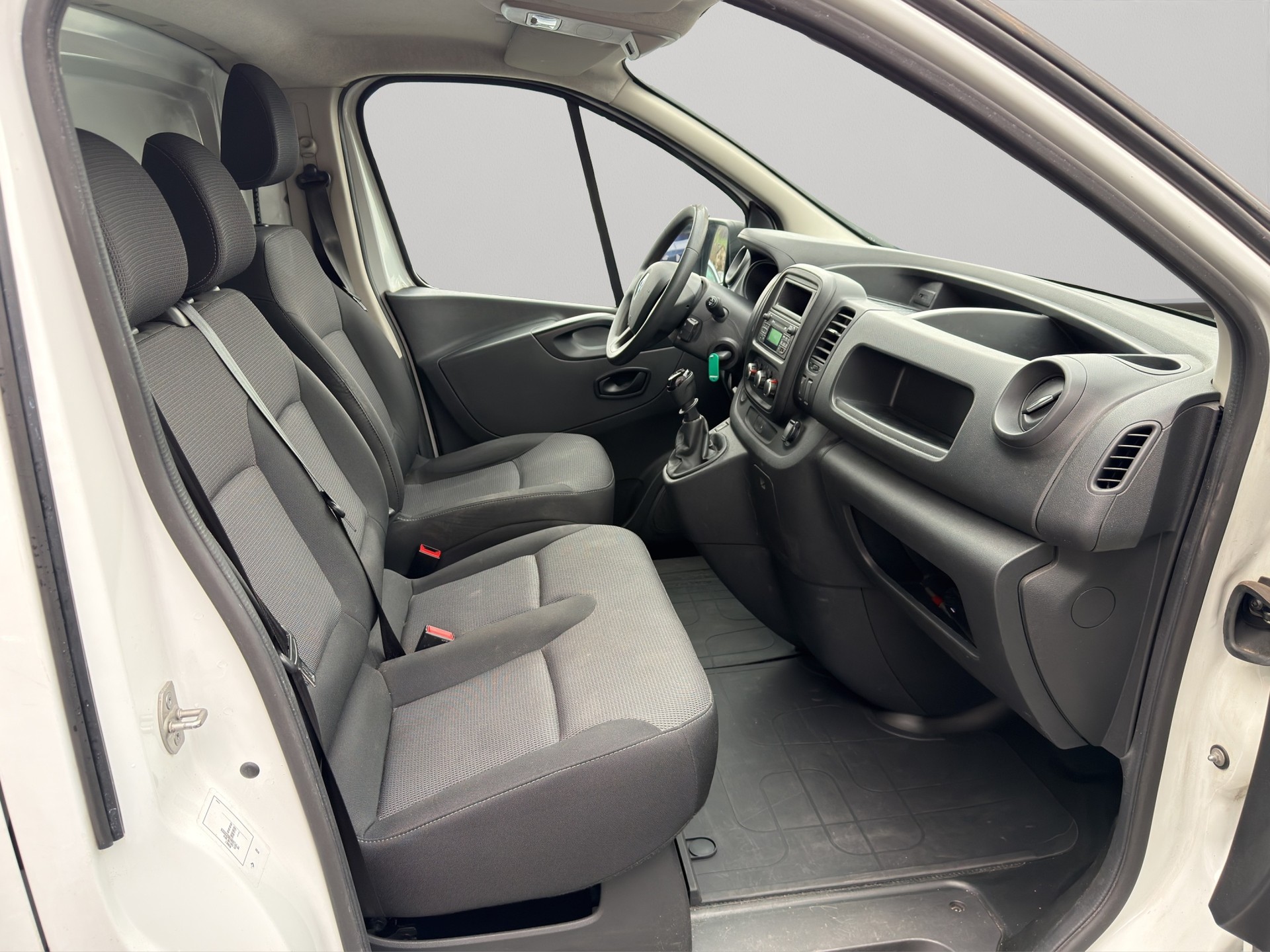 RENAULT Trafic 1.6 ENERGY dCi 95 3.0t Business L1H1-image-9