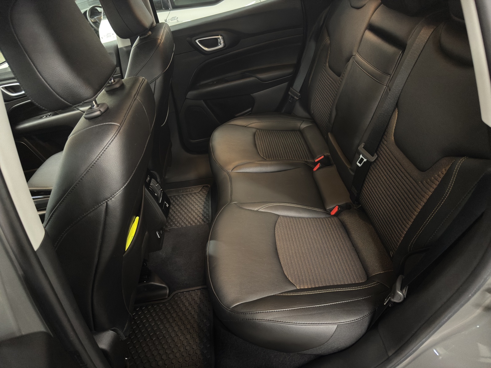 JEEP Compass 1.3 T PHEV Outdoor AWD-image-10