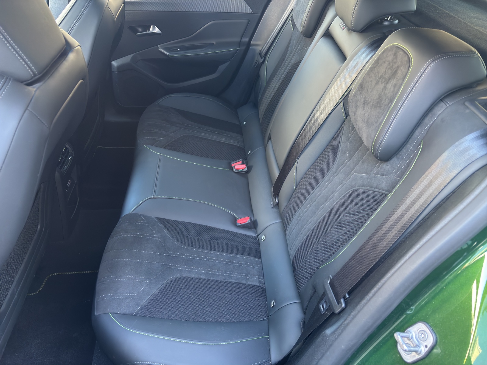 PEUGEOT 308 1.2 Pure Tech GT Pack EAT8-image-11