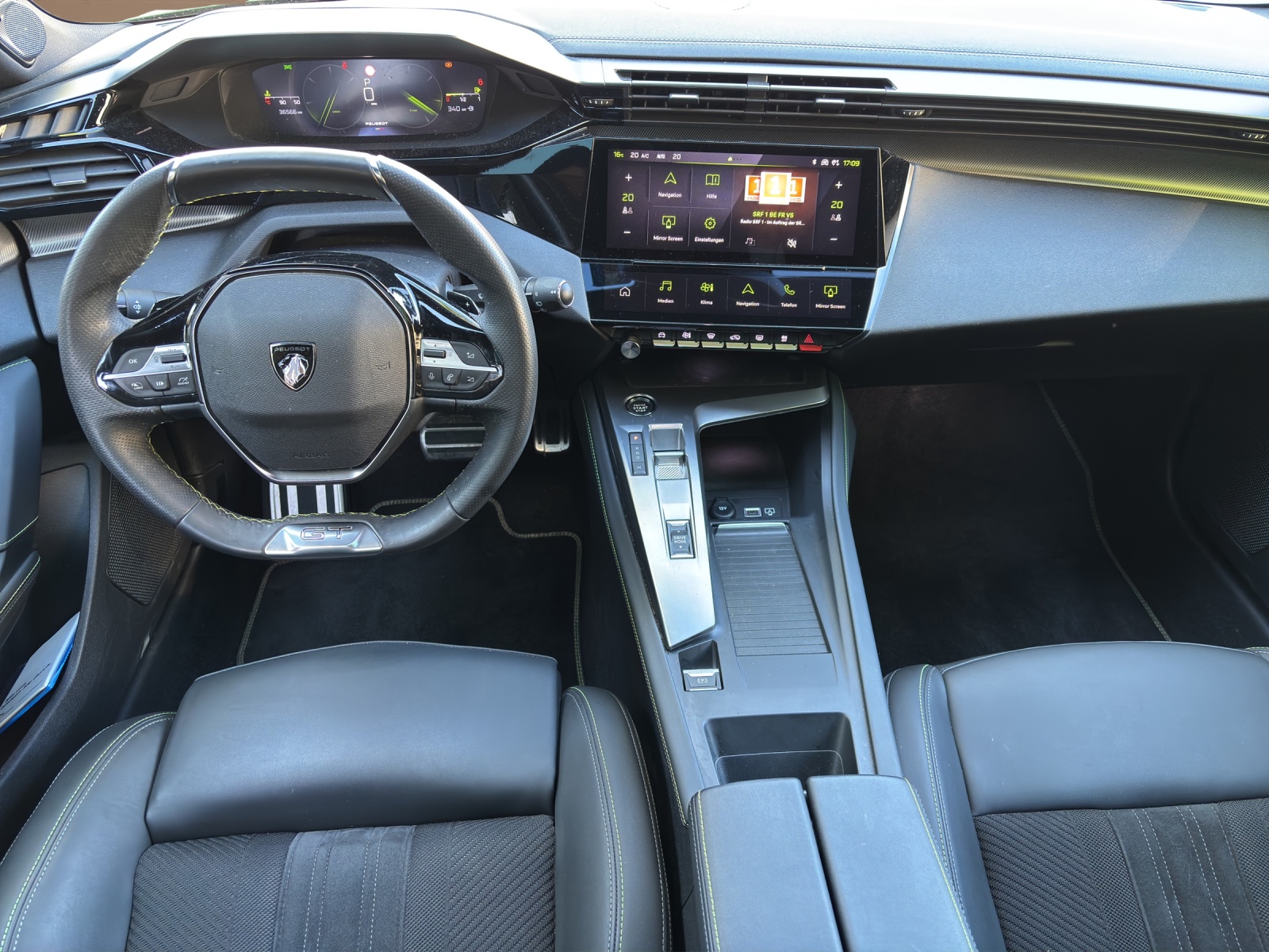 PEUGEOT 308 1.2 Pure Tech GT Pack EAT8-image-10