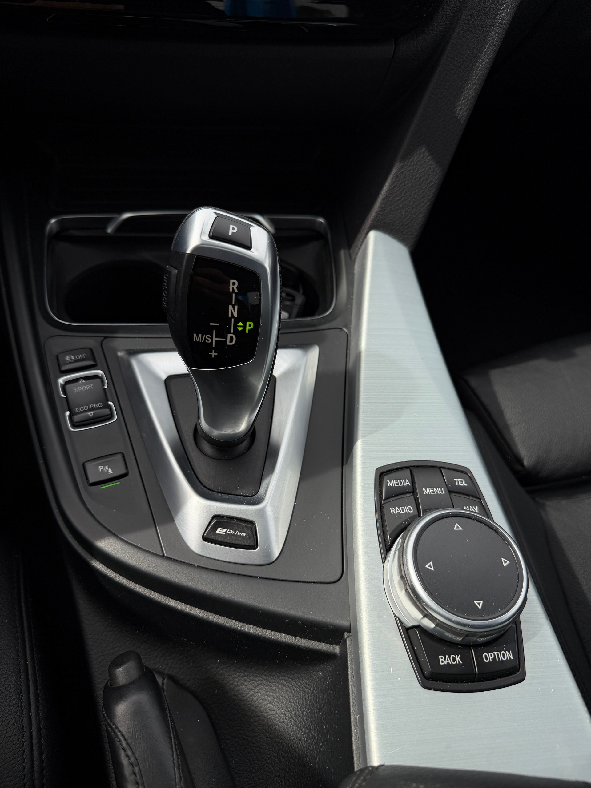 BMW 330e iPerformance M Sport Steptronic-image-15