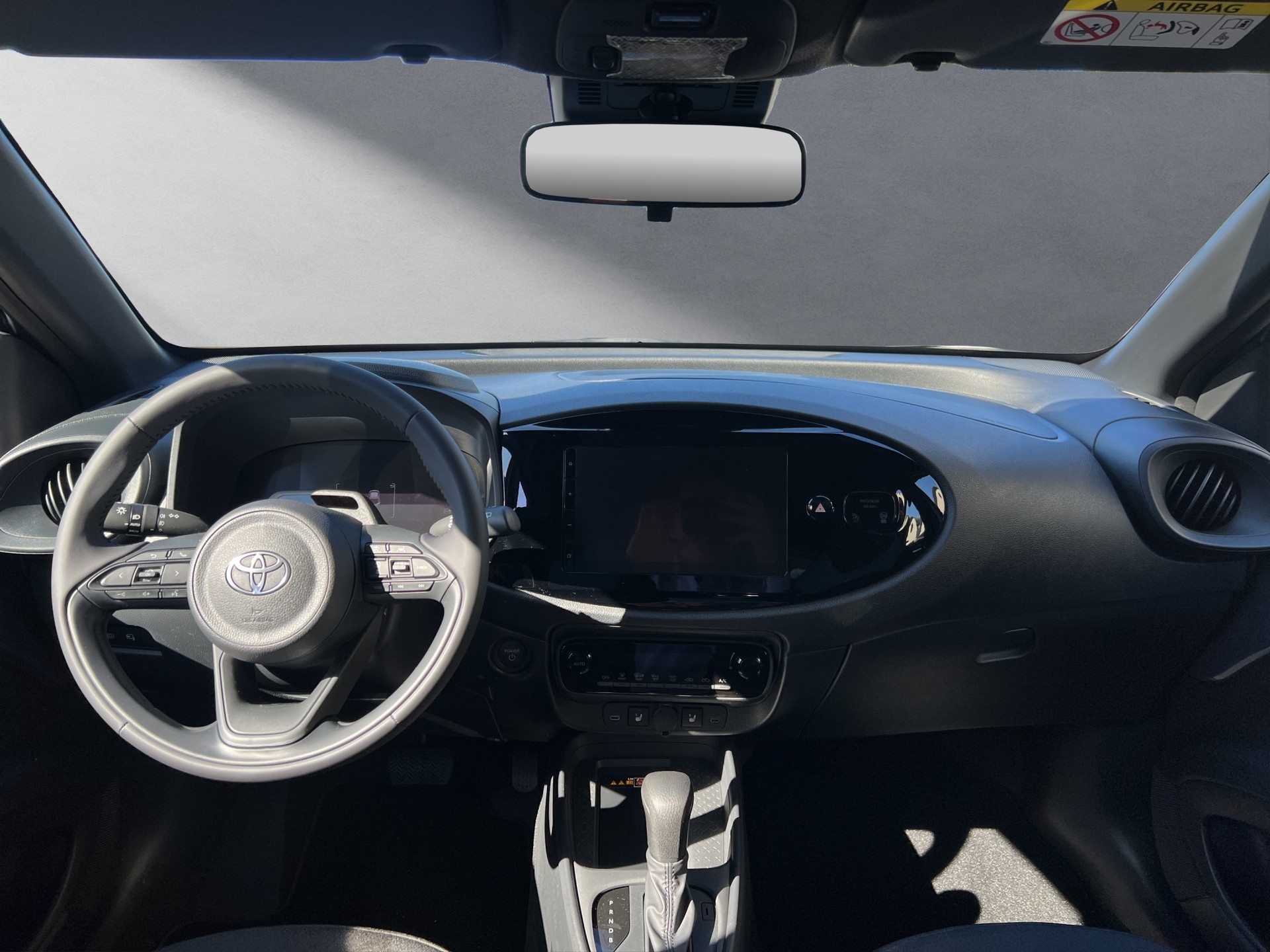 TOYOTA Aygo X 1.5 VVT-i HSD Comfort-image-3